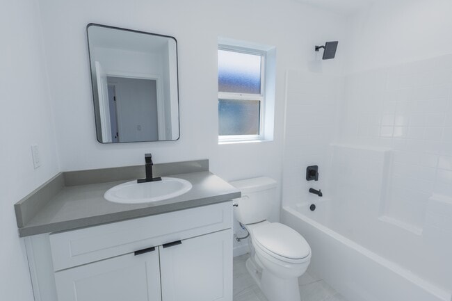 Building Photo - 6211 Poppy Blvd