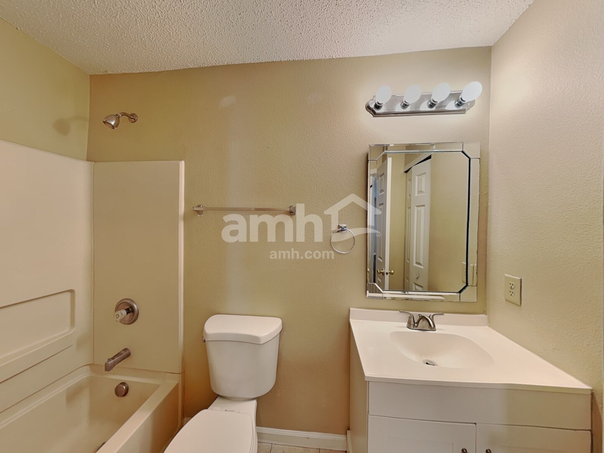 Building Photo - 10798 Cyrus Dr