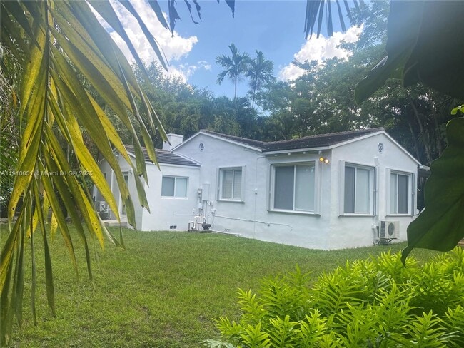 Building Photo - 350 Hibiscus Dr