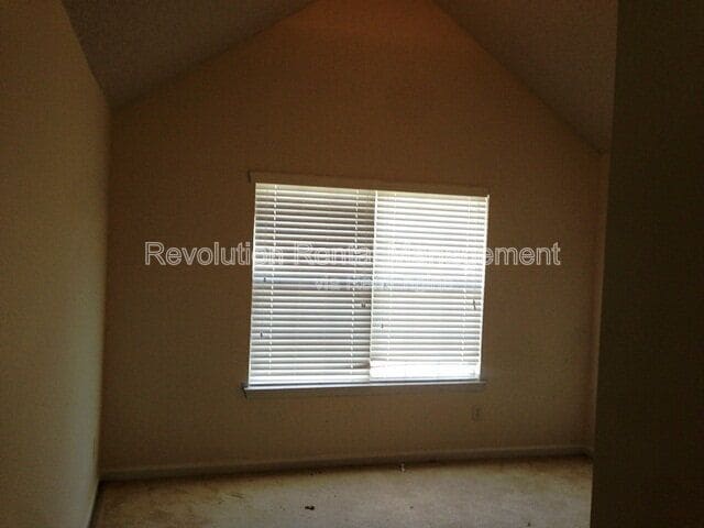 Building Photo - 380 Othello Dr