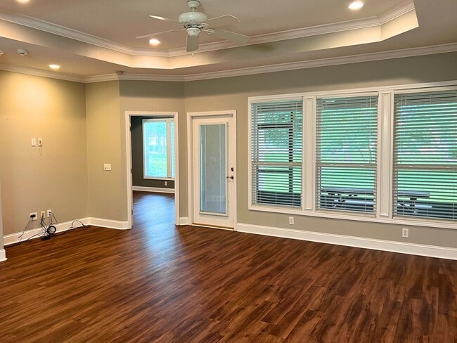 Building Photo - 3/2 in the desirable Laurel Island neighbo...