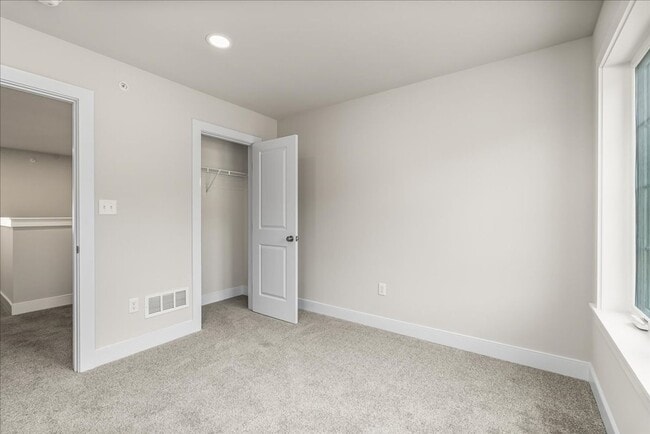 Building Photo - BRAND NEW TOWNHOME for LEASE