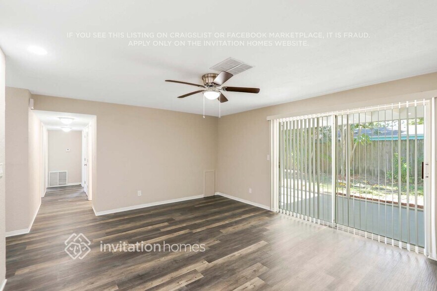 Building Photo - 3944 Porpoise Dr SE