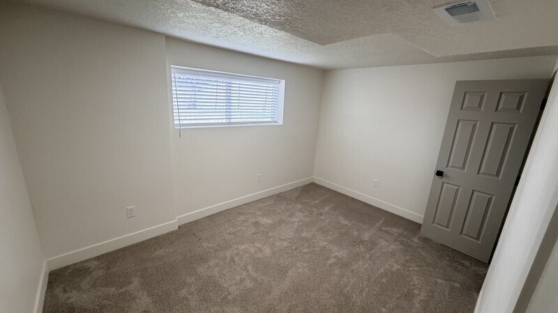Building Photo - 6531 S 3795 W