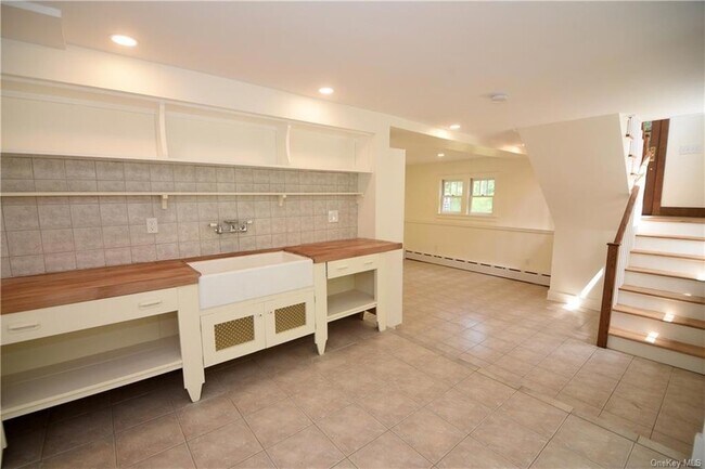 Building Photo - 5 Brevoort Rd