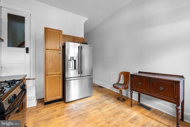 Building Photo - 3314 Auchentoroly Terrace