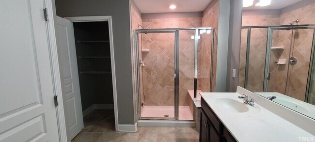 Building Photo - 529 Buhrstone Dr
