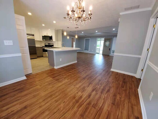 Building Photo - 2880 Highpoint Rd