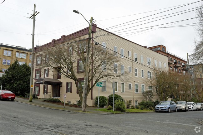 Building Photo - Queen Anne Court
