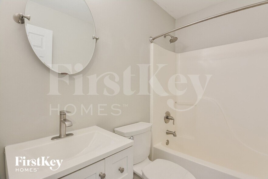 Building Photo - 1400 Navaho Trail