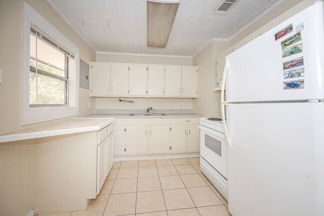 Building Photo - 2919 Criswell Ave
