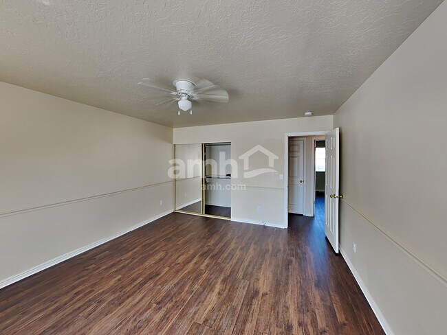 Building Photo - 1667 N 250 W