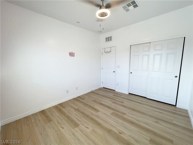 Building Photo - 7035 Denio Island St