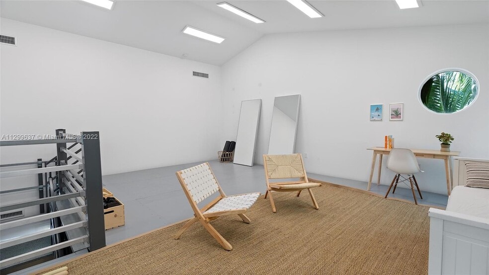 Building Photo - 1310 Flamingo Way