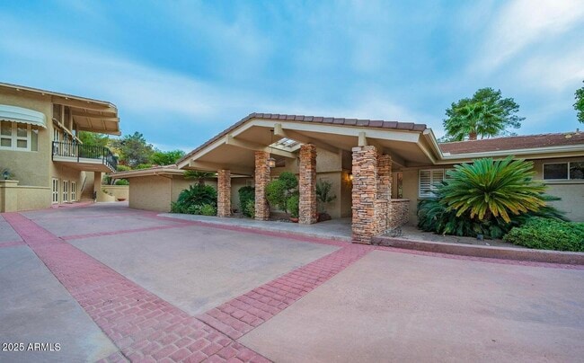 Primary Photo - 3500 E Lincoln Dr