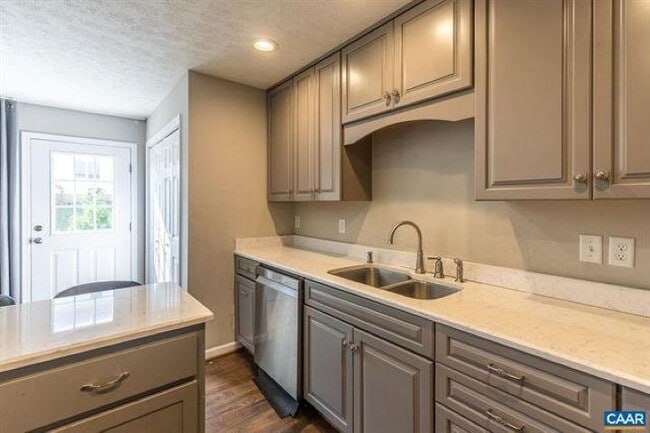 Building Photo - 15 Collinswood Wy