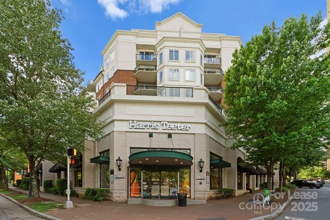Building Photo - 300 W 5th St