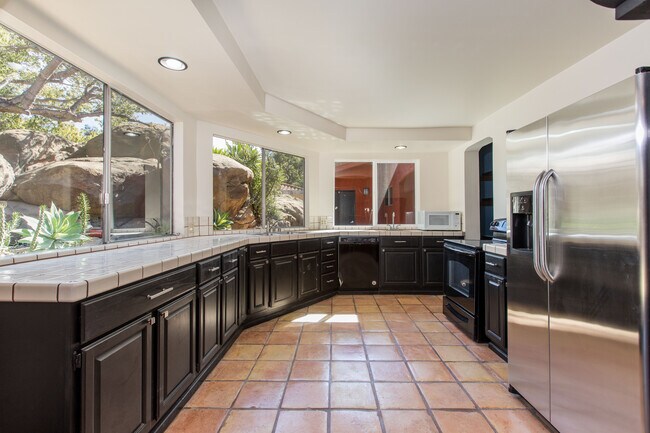 Building Photo - 7846 Lilac Ln