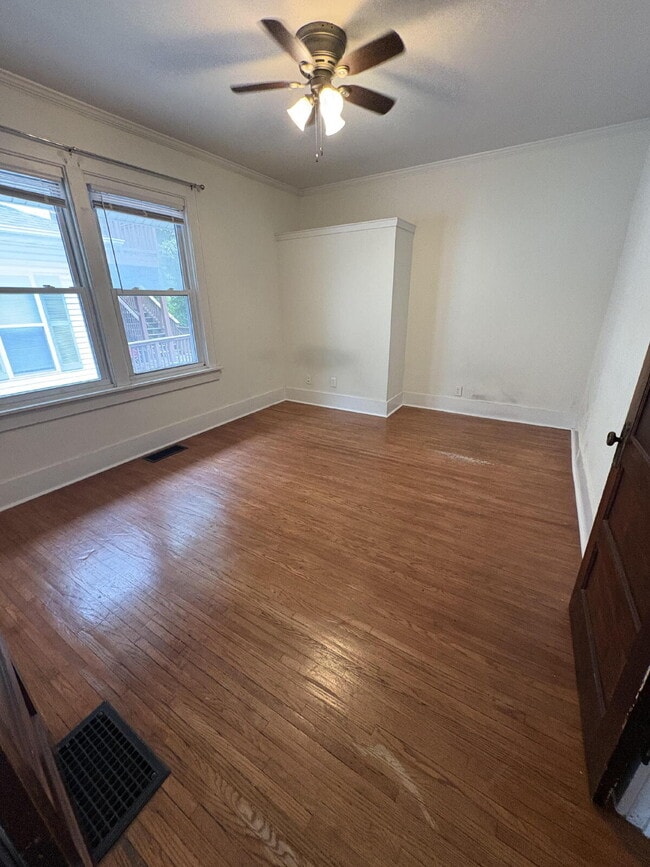 Building Photo - 4 Bed House Available!
