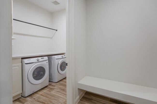 Building Photo - 25018 Rhett Butler Ct