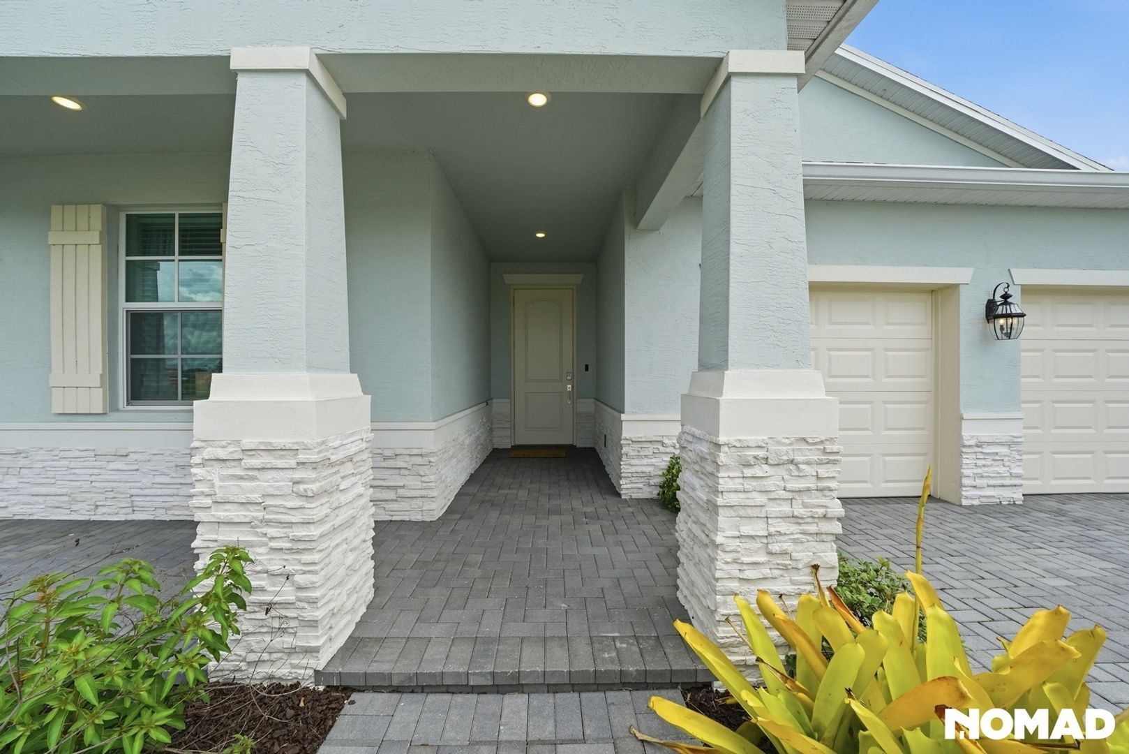 Building Photo - 12220 SW Roma Cir