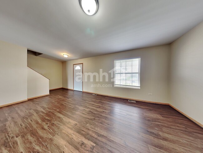 Building Photo - 5311 Meadowbrook St