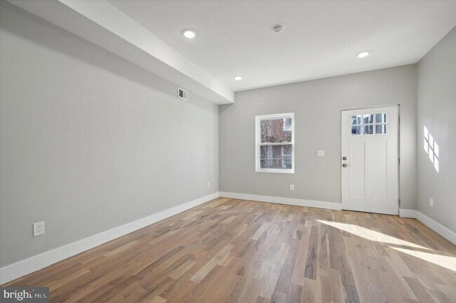 Building Photo - 5412 Delancey St