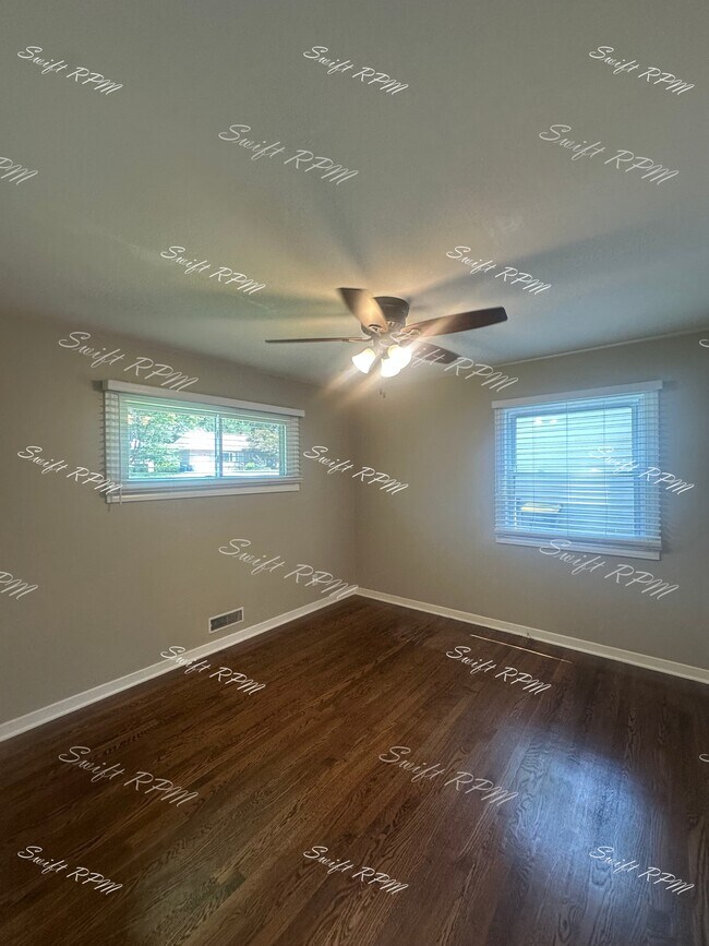 Building Photo - 7100 Santa Fe Dr