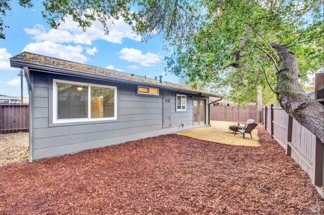 Building Photo - 6610 Oak Leaf Ct