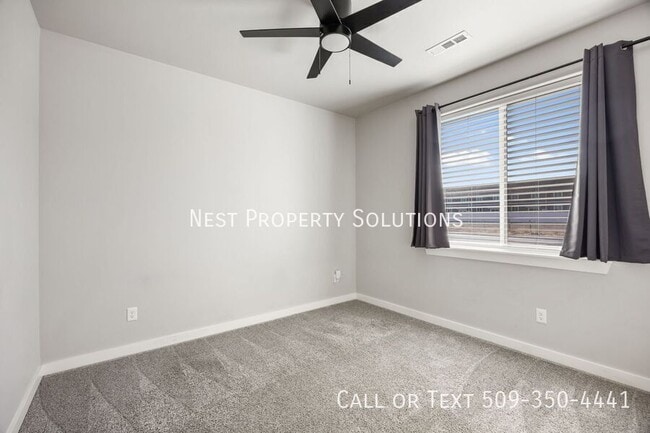Building Photo - 909 5th Ave NE