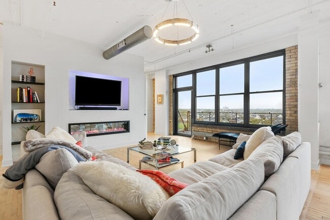 Building Photo - 290 Market St