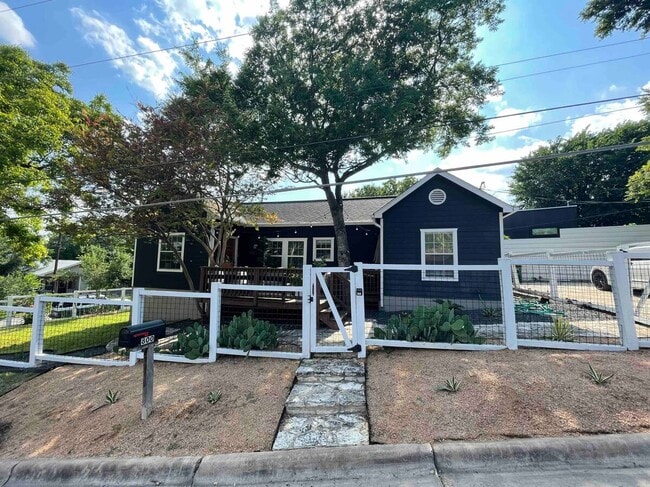 Primary Photo - 800 Prospect Ave