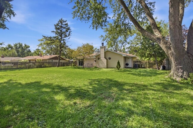 Building Photo - 1624 W Weathersfield Way