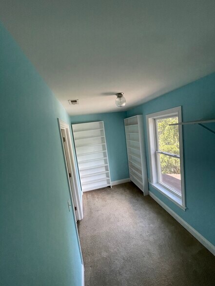 Building Photo - 62 Branning St