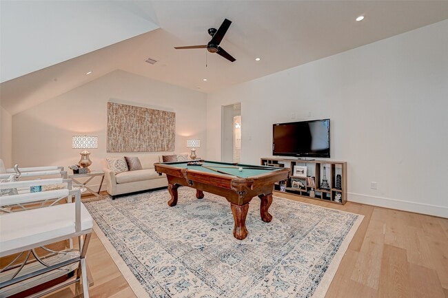 Building Photo - 1506 W 43rd St