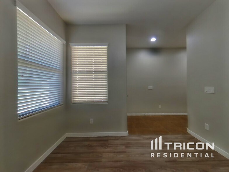 Building Photo - 41220 W Colby Dr