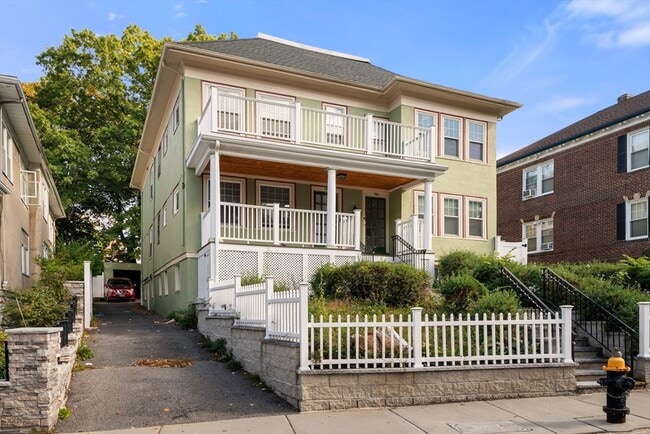 Primary Photo - 146 Homestead St