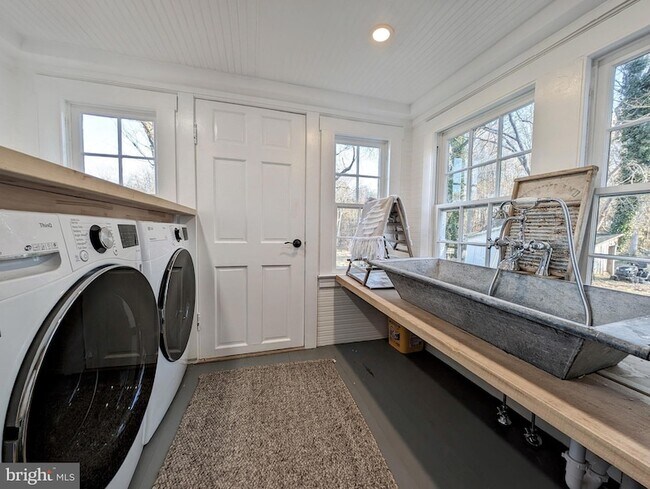 Building Photo - 12601 Southern Maryland Blvd