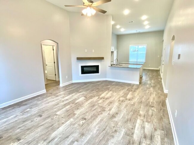Building Photo - Now Leasing a 5 Bedroom 3 Bath Home in Byh...