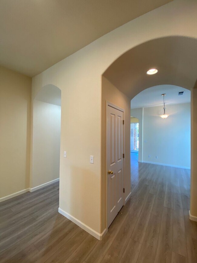 Building Photo - Beautiful Home in Stonelake Coming Soon!