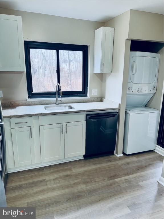 Building Photo - 15712 Dorset Rd