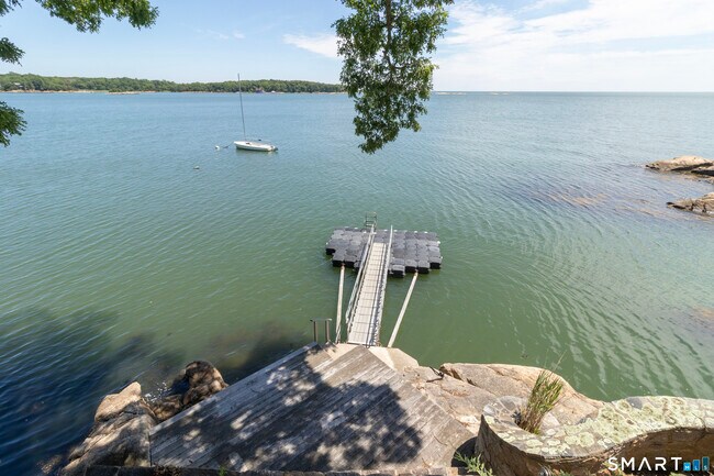 Building Photo - 18 Rockland Park