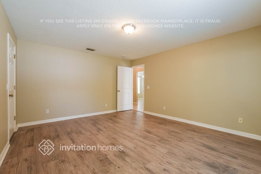 Building Photo - 37118 Sandy Ln