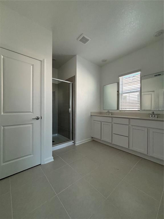 Building Photo - 7444 Ivy Tendril Ave