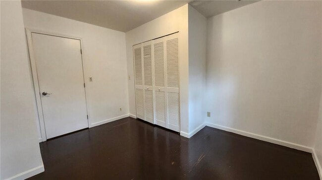 Building Photo - 1172 Camellia Dr