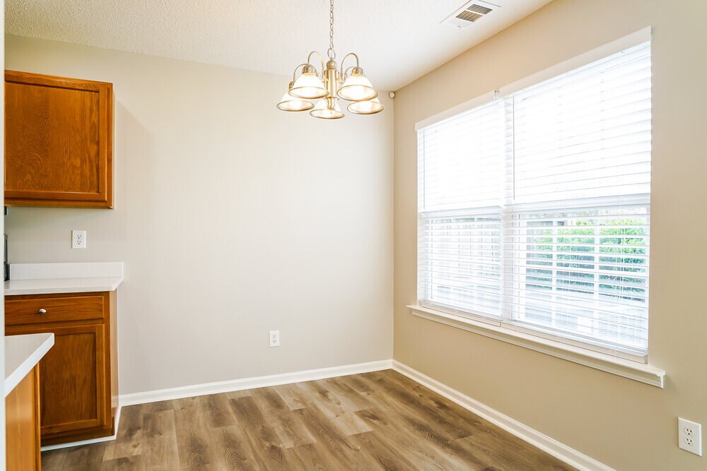 Building Photo - 8145 Wesley Farm Dr