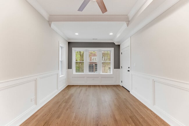 Building Photo - 2512 W 69th St
