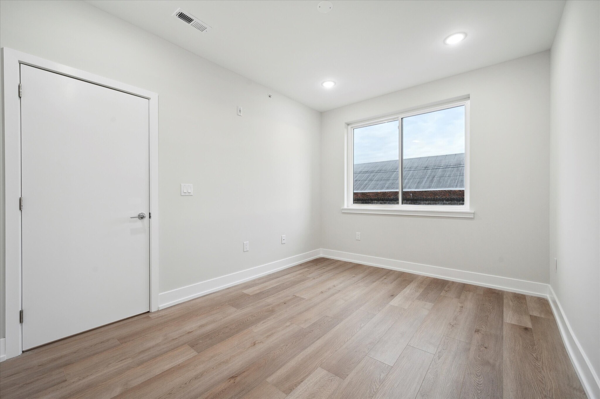 Building Photo - 701 N 40th St