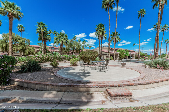 Building Photo - 7921 E San Miguel Ave