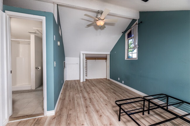 Building Photo - 129 Tangelo